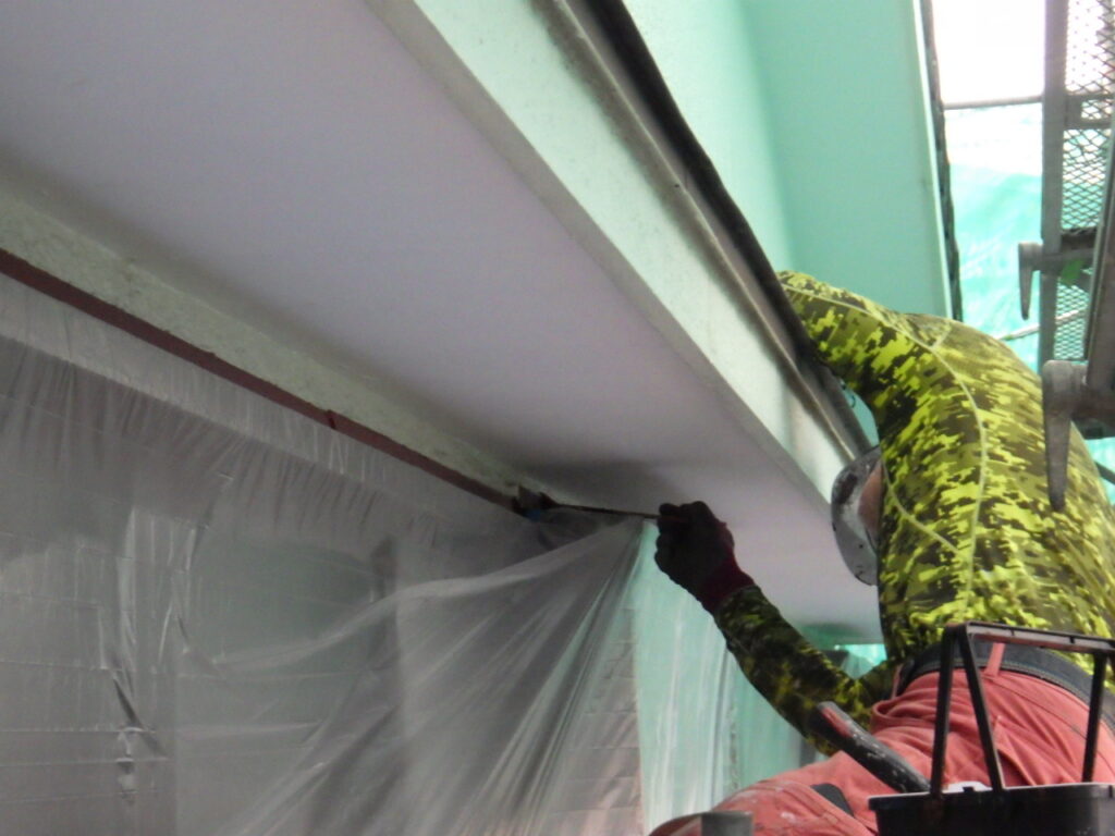 板金部下塗り中です