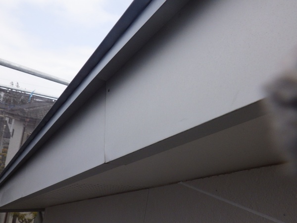 施工前の外壁板金部の状態です