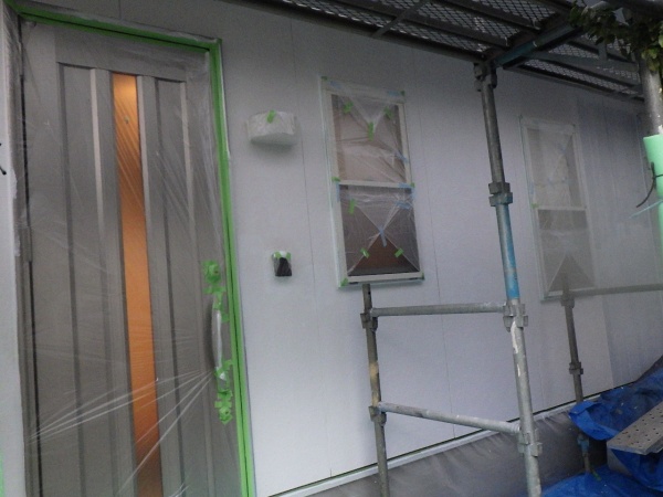 外壁下塗り塗装終了です