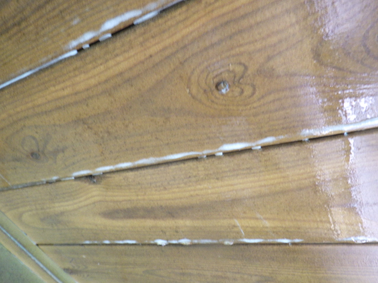 洗浄後の軒天の状態です