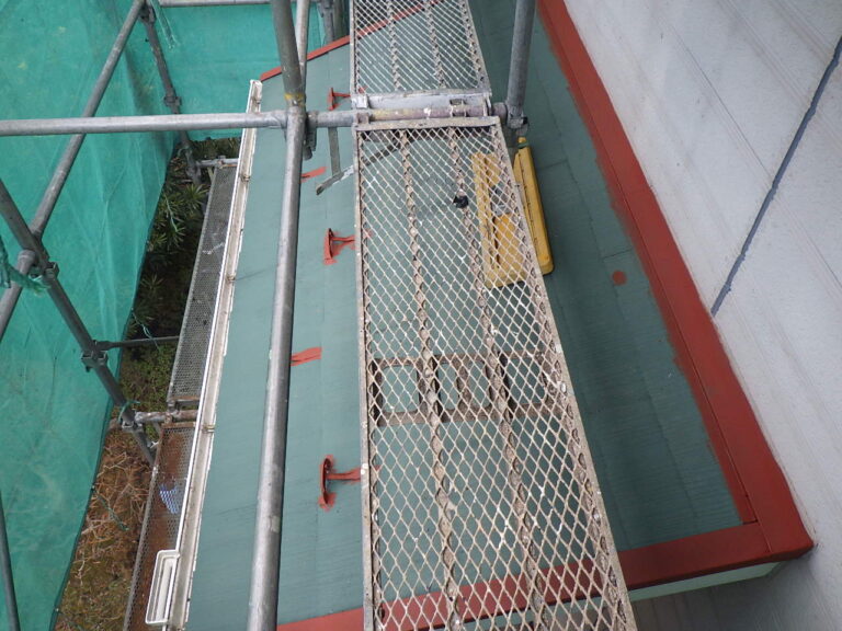 中塗り前の下屋根