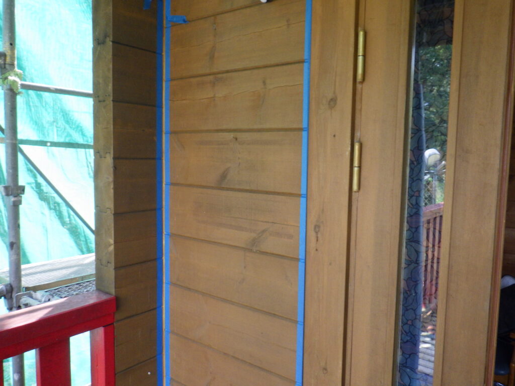 シーリング用の養生をしました