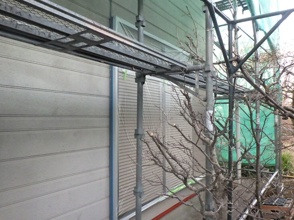 外壁塗装用の養生をしました
