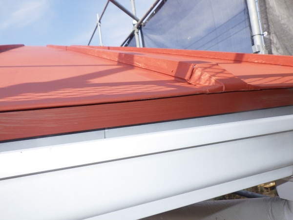 屋根下塗り終了です