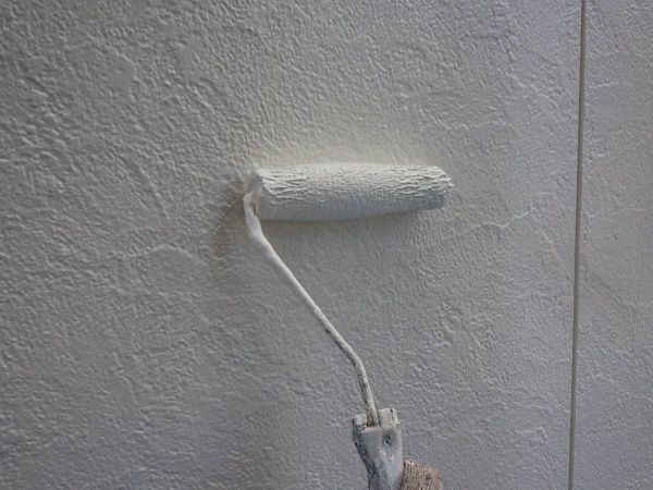 外壁上塗り塗装中です