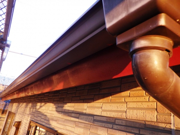 破風板金の錆止めが終了しました