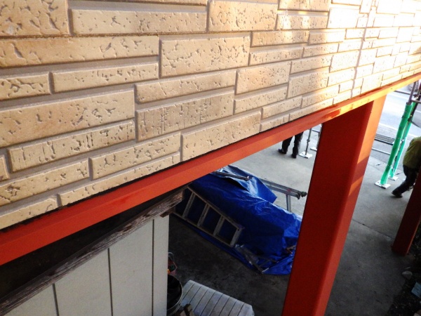 土台水切の錆止めが終了しました