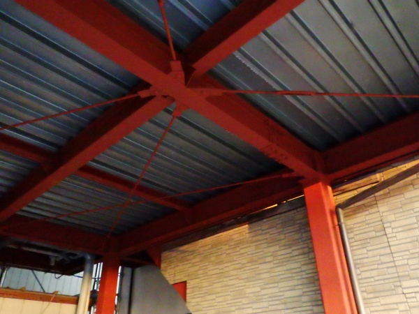 車庫鉄部の錆止めが終了しました