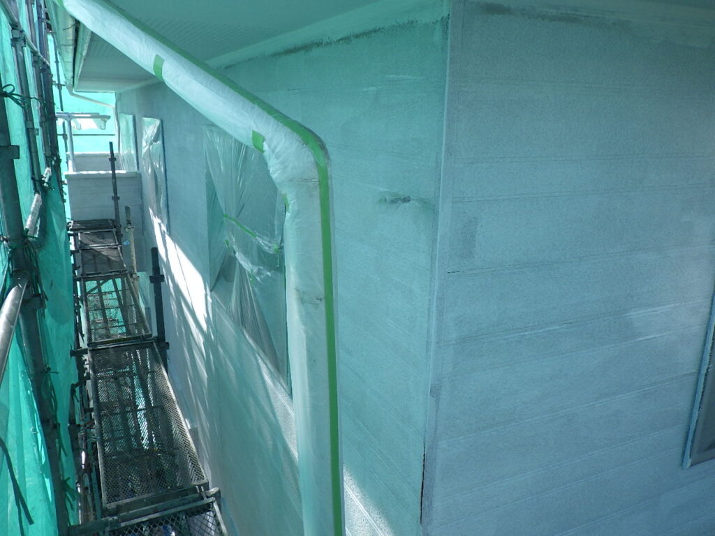 外壁の下塗り終了