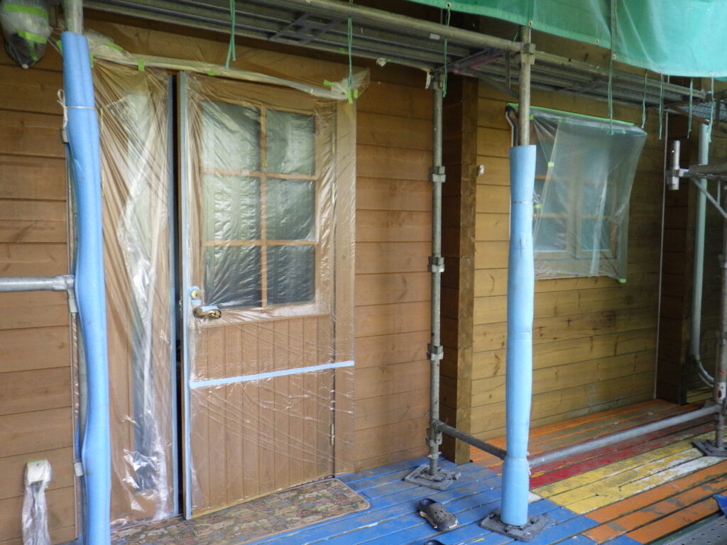 ドアの養生終了です