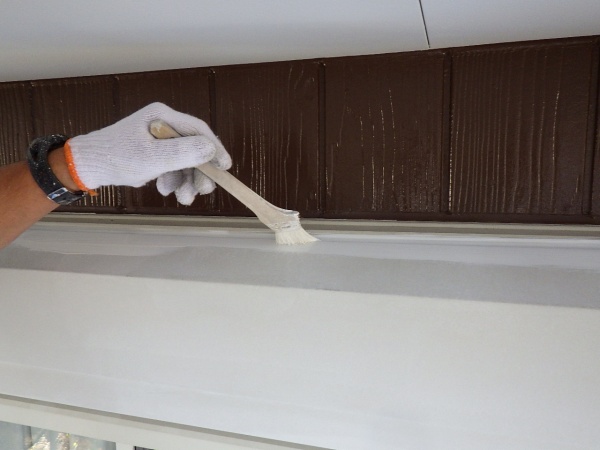 シャッターボックスの中塗り中です