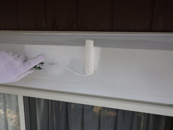 シャッターボックスの中塗り中です