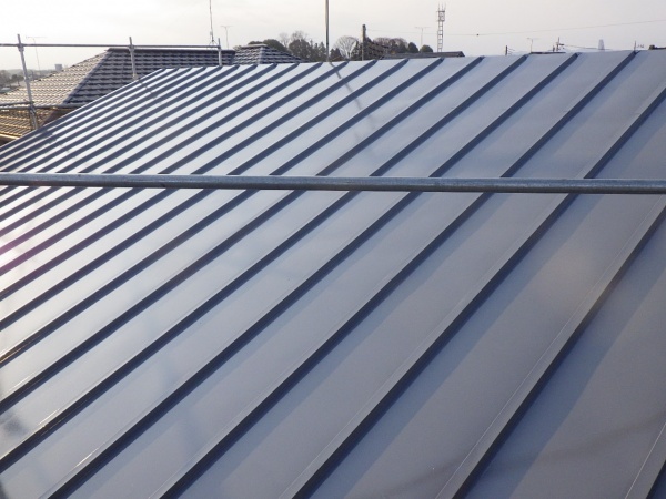 板金屋根の上塗り終了です