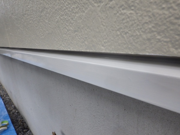 土台水切りの上塗り終了です