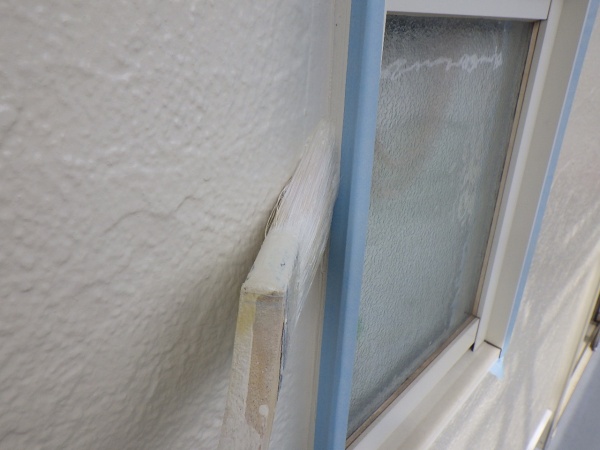 サッシ周りのダメ直し中です