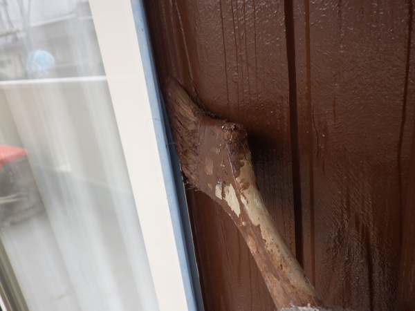 窓周りのダメ直し中です