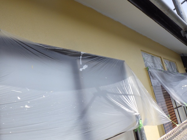 外壁の上塗り塗装が終了しました
