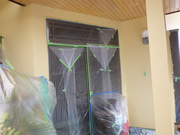 外壁の上塗り塗装が終了しました