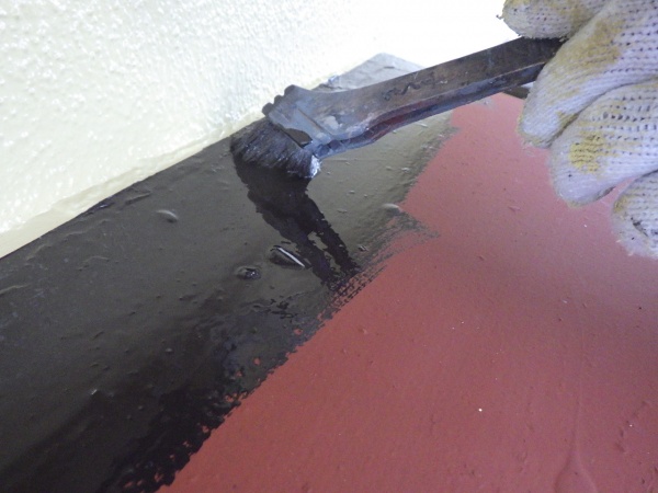 霧よけ板金の中塗り中です