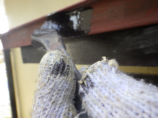 霧よけ板金の中塗り中です