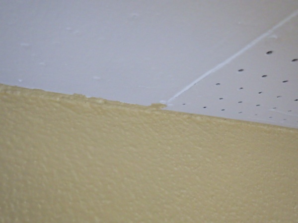 補修前の軒天です