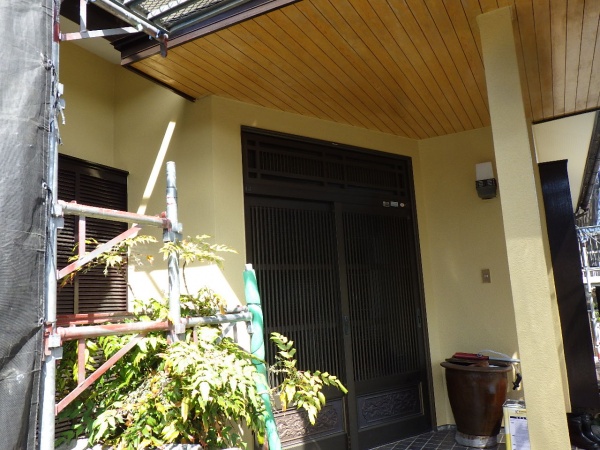 玄関周り塗装の完工です