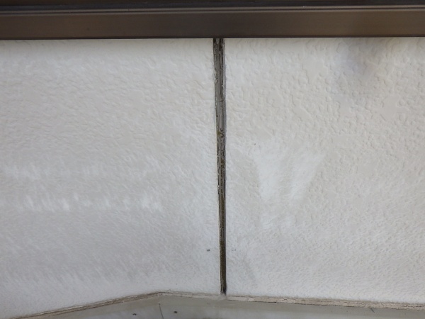 外壁目地の撤去終了です