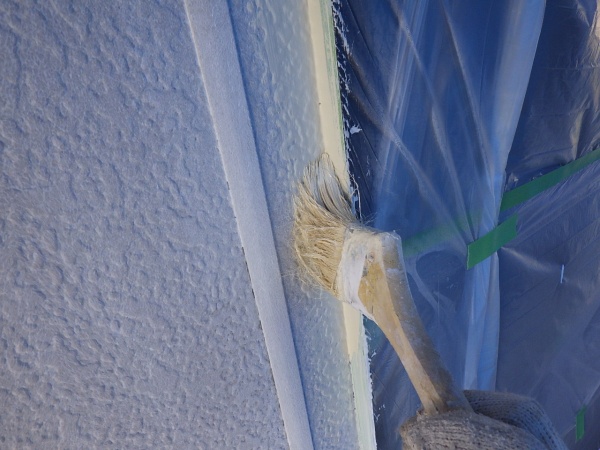 外壁面の中塗り中です