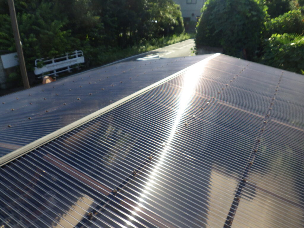 カーポートの波板交換終了です