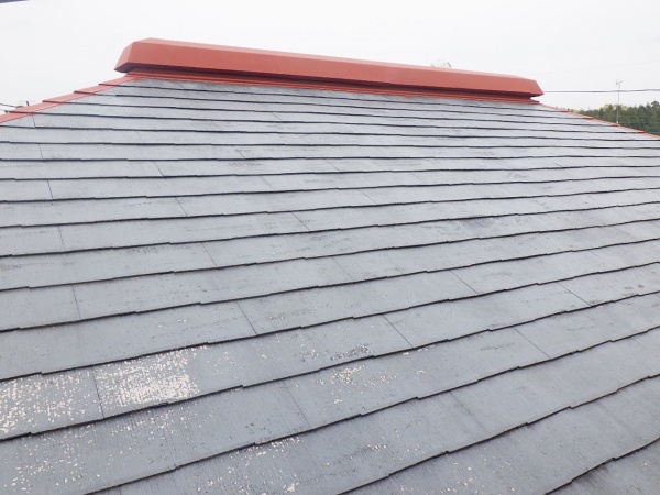 屋根の下塗り塗装終了です