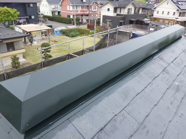 屋根板金部の中塗り終了です
