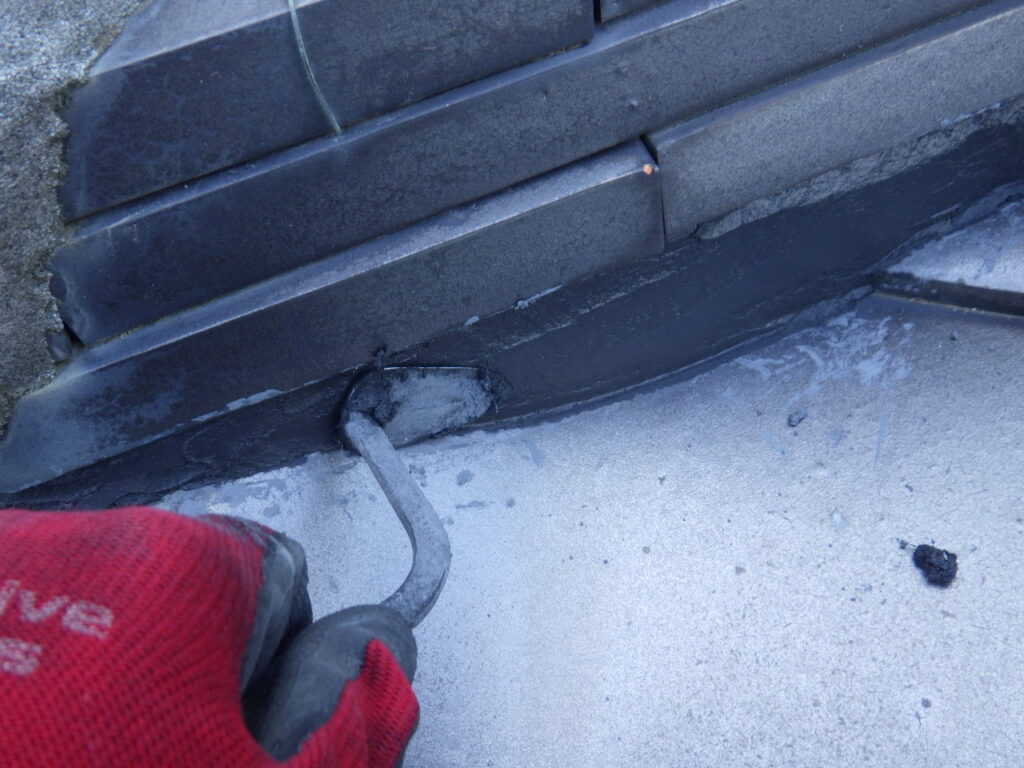 漆喰重ね塗り中です