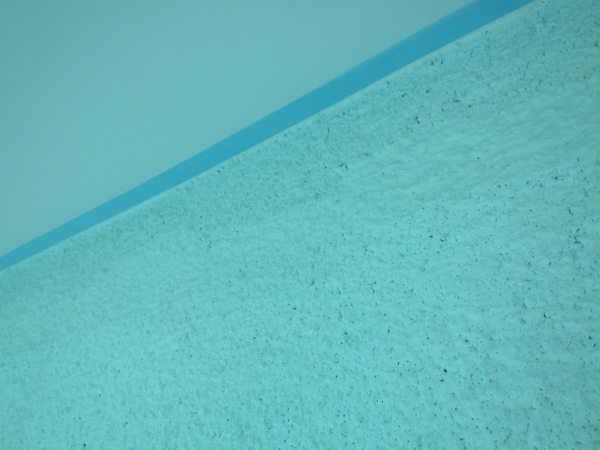 軒天側に養生をしました