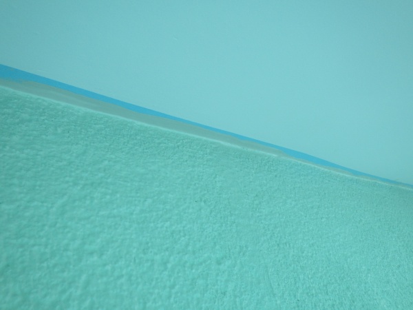 リシン外壁中塗り終了です