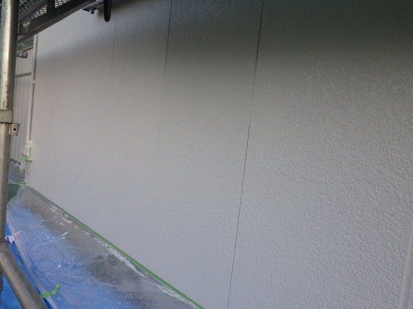 窯業系サイディングの中塗り終了です