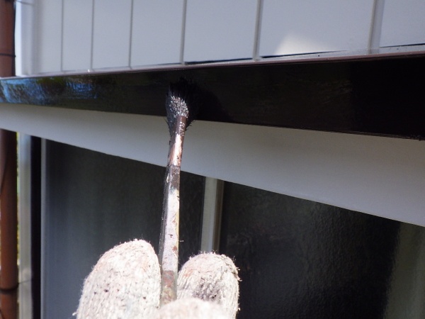 霧よけ天板の上塗り終了です