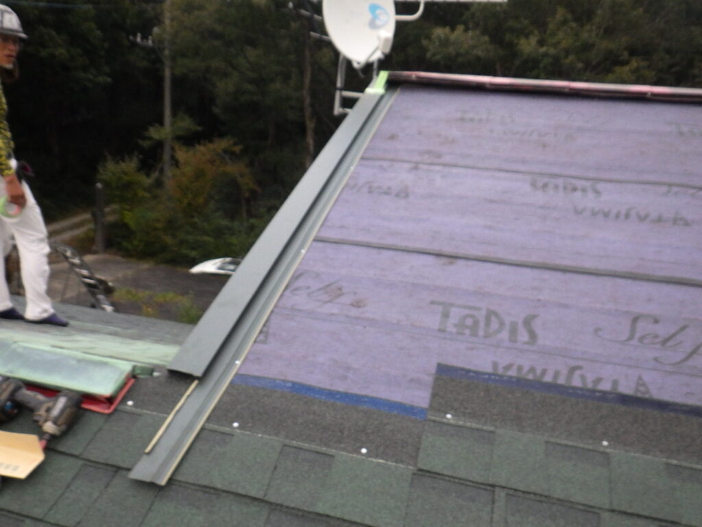 ケラバ板金の取り付け終了です