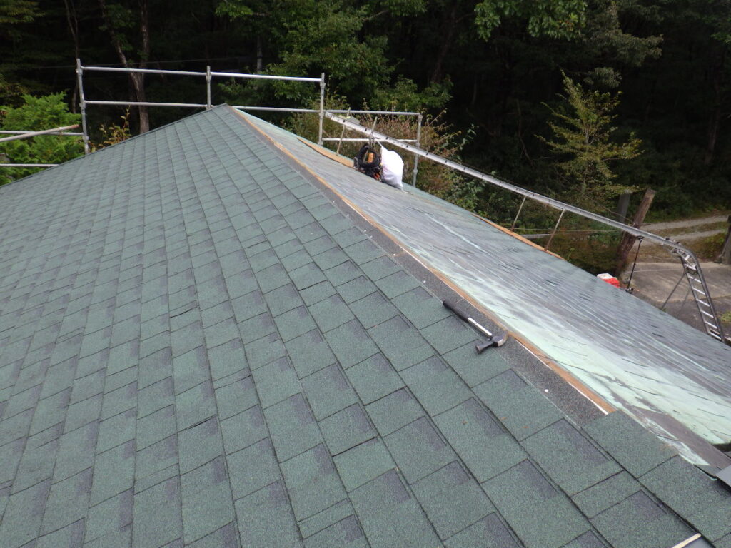 棟木　棟板金の撤去終了です