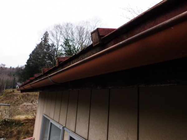 施工前の雨樋の状態です