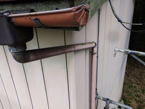 施工前の雨樋の状態です