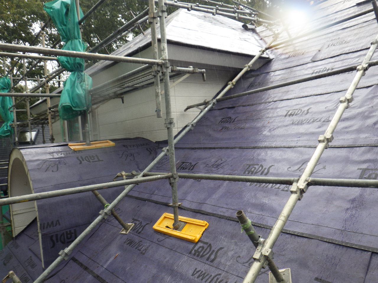 ルーフィングの貼り付け終了です