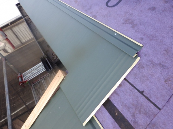 ルーフを加工して取り付けました