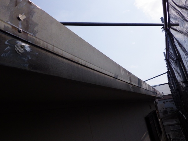 ケラバ板金の固定終了です