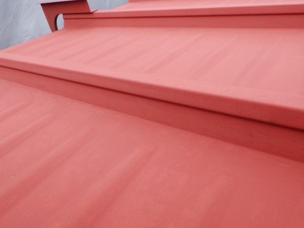 板金屋根の下塗り終了です