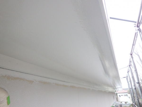 破風板金の上塗り終了です