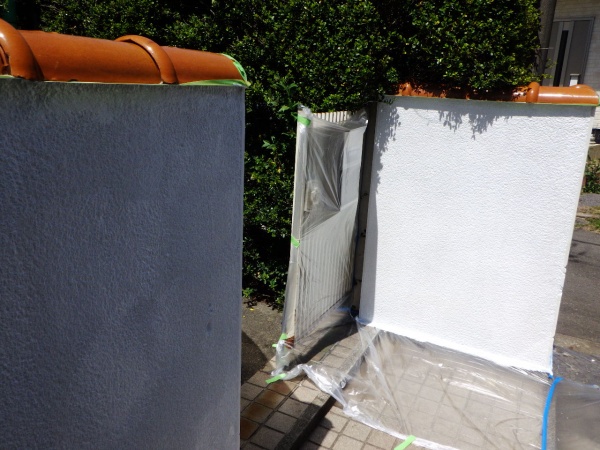 門塀の下塗り終了です