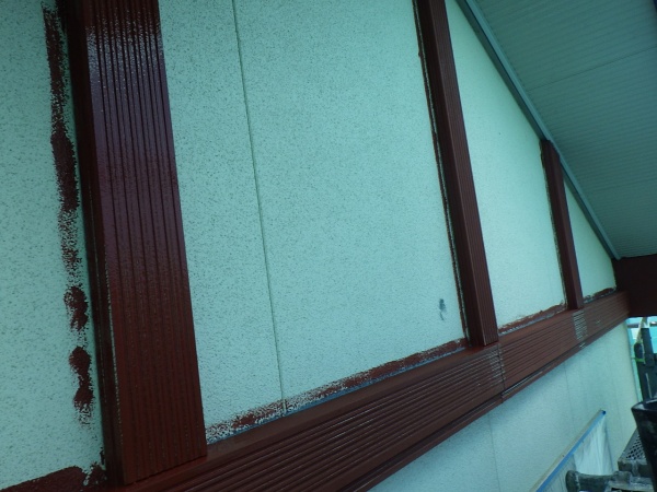 幕板の下塗り終了です