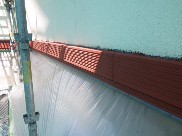 幕板の下塗り終了です