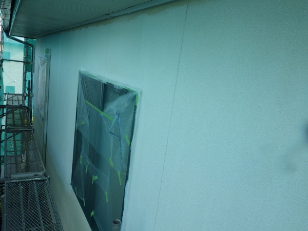 外壁の下塗り塗装終了です