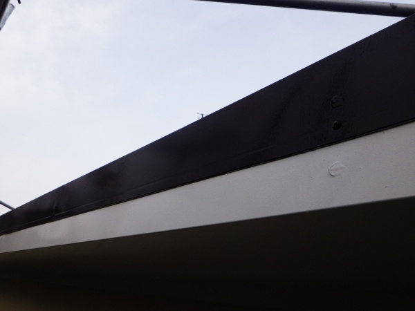 ケラバ板金の中塗り終了です